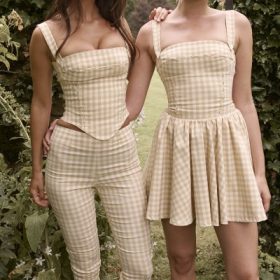 Carella Gingerbread Gingham Capri Trousers - Image 11